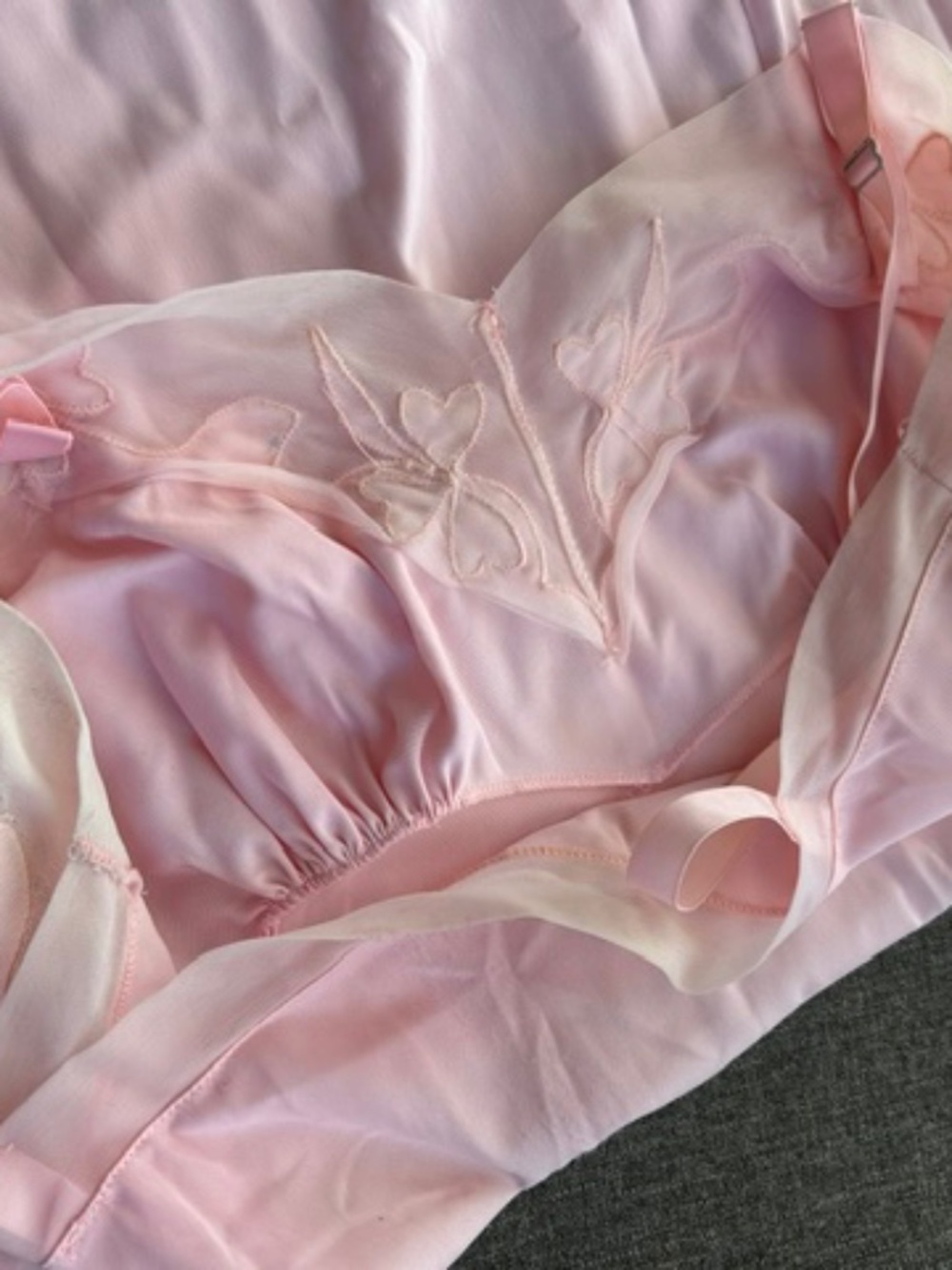 (Bundle) 2 Vintage Full slips / Nightgowns (M) - Picture 6 of 10